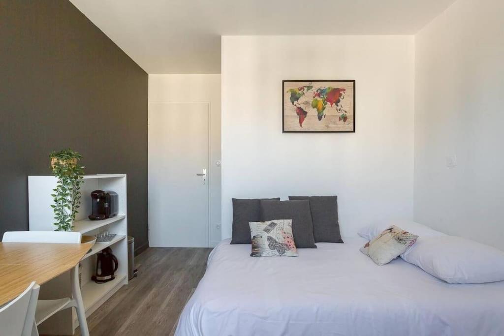 One Night In - Nuit A Apartment