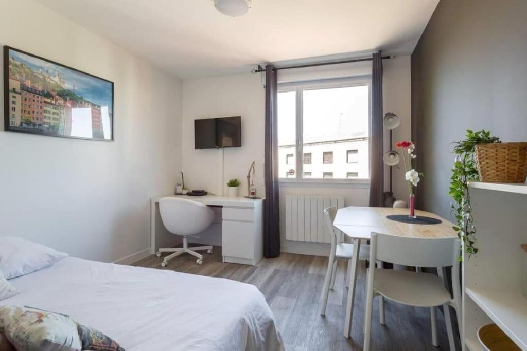 Apartment One Night In - Nuit A *